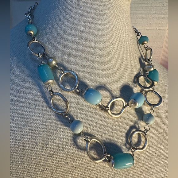Blue glass bead matte silvertone artisan style necklace - Picture 2 of 5